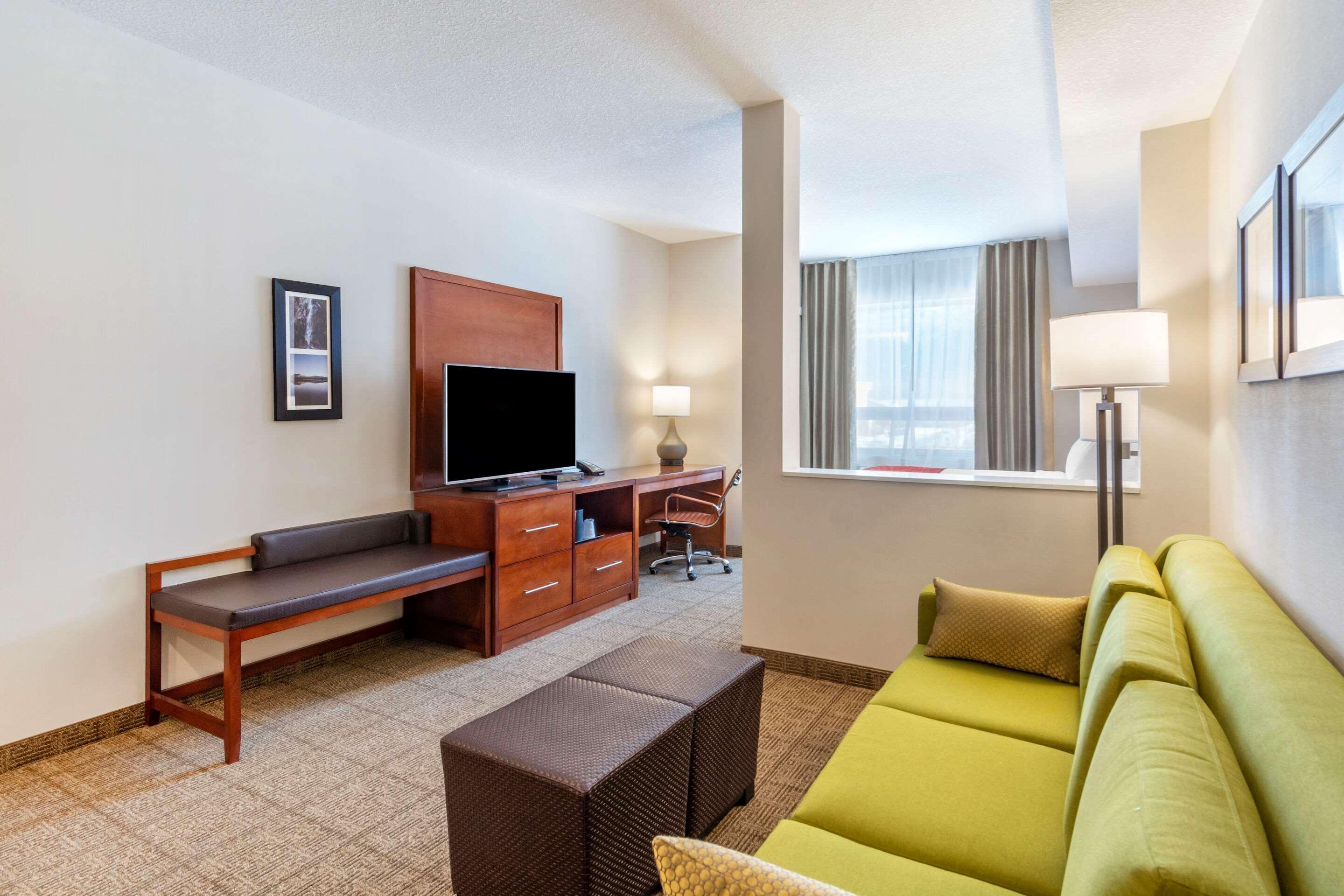 Comfort Inn & Suites Valemount Extérieur photo